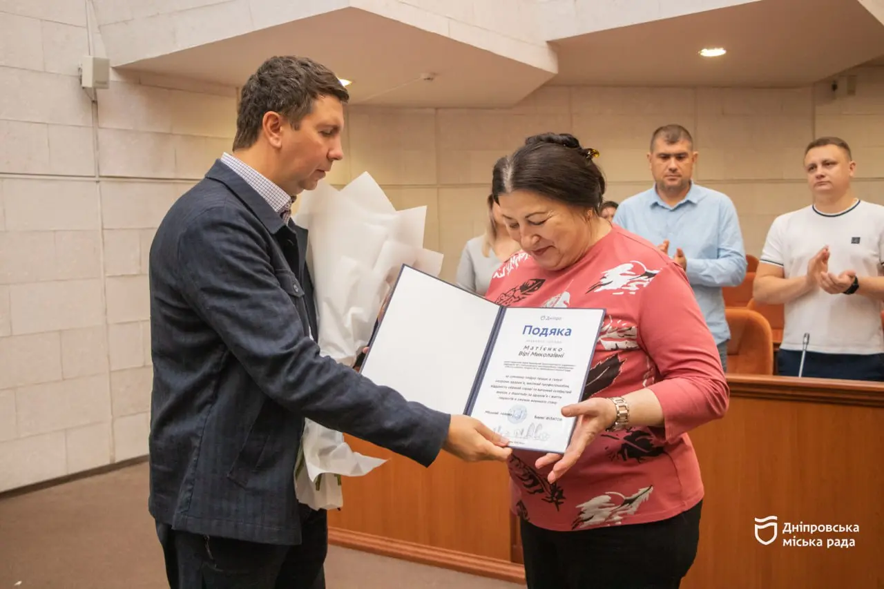 У Дніпрі під час сесії міськради традиційно вручили нагороди медичним працівникам