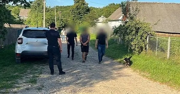 Під час конфлікту біля лісу 22-річний прикарпатець вистрелив у голову перехожому