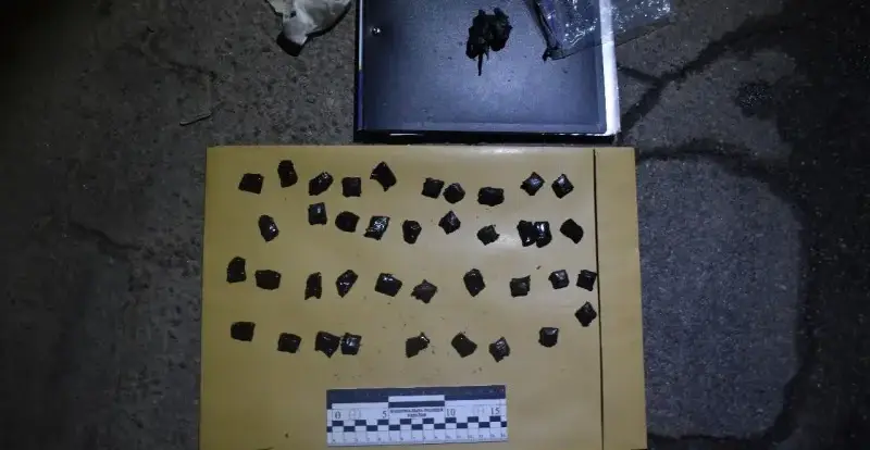 У Вінниці поліцейські зупинили чоловіка з 39 зіп-пакетиками з PVP-сіллю