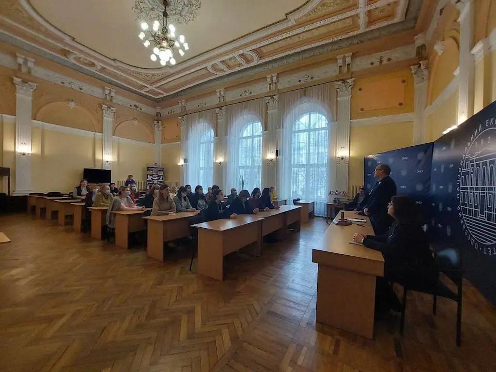 Одеський національний економічний університет увійшов до десятки найкращих вишів України