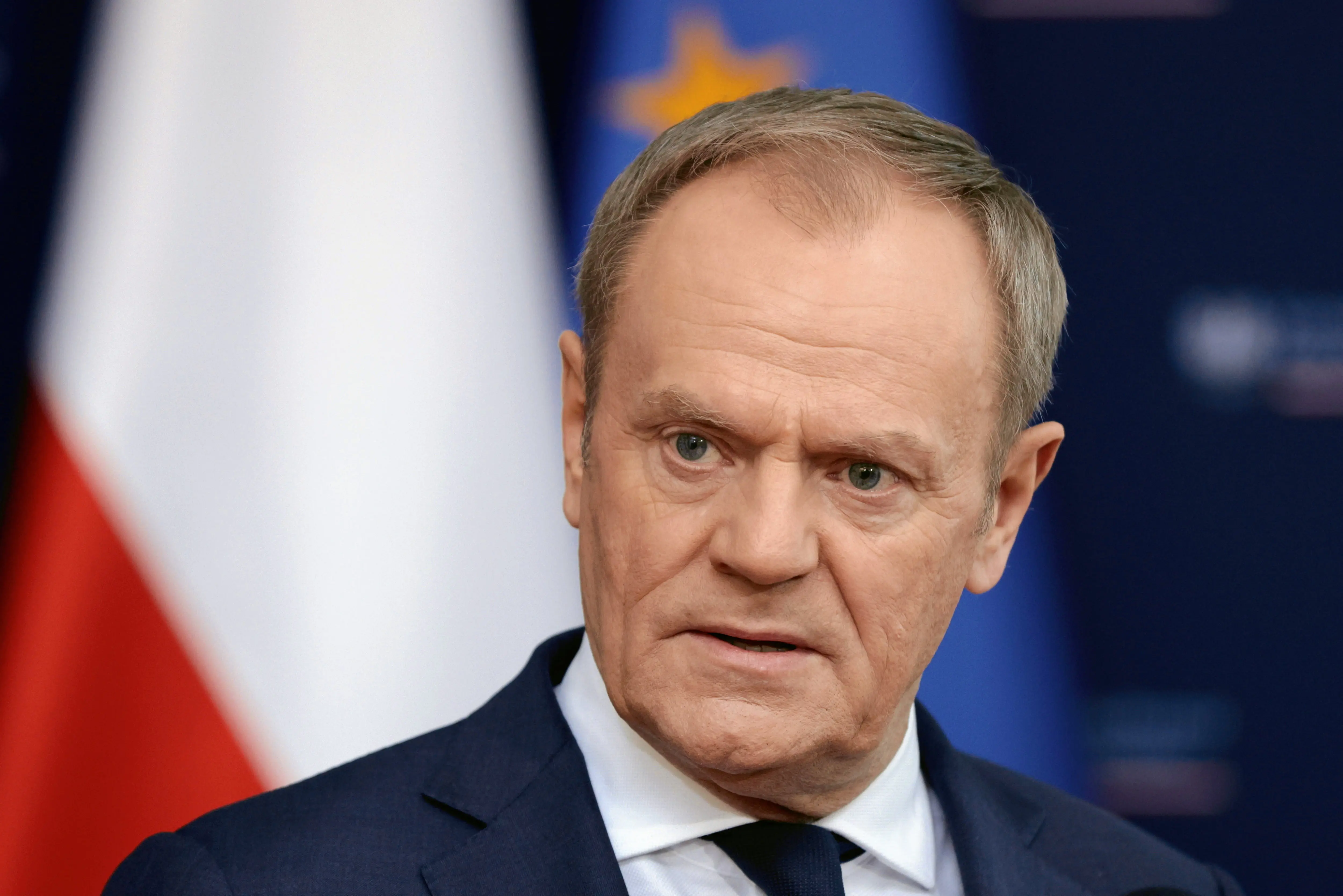 Туск продовжив дію підвищених рівнів загрози через гібридні атаки Росії та Білорусі