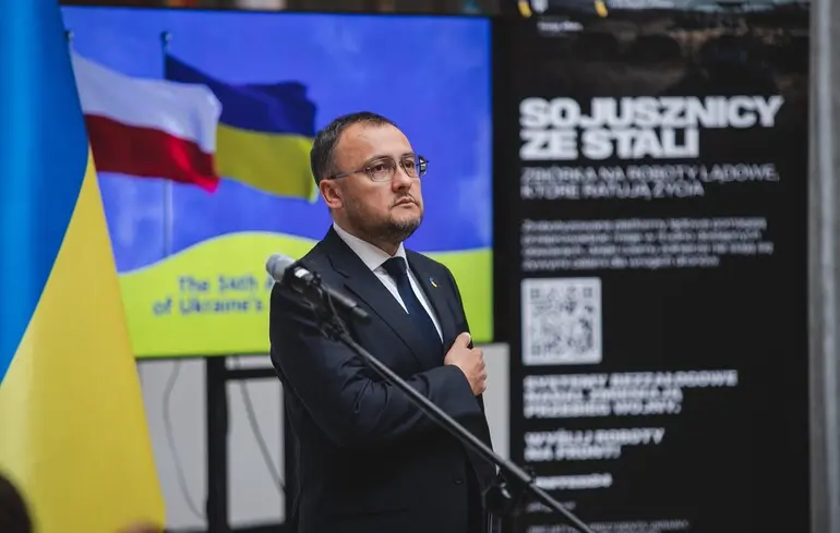 Україна веде переговори з Польщею після вето президента на допомогу біженцям