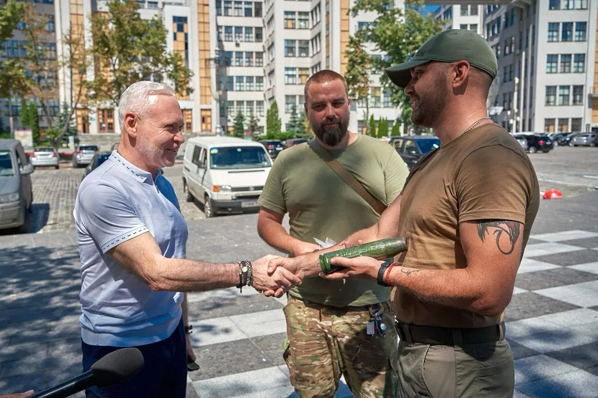 Харків передав військовим автомобілі та комплекс для роботи з БпЛА (фото)