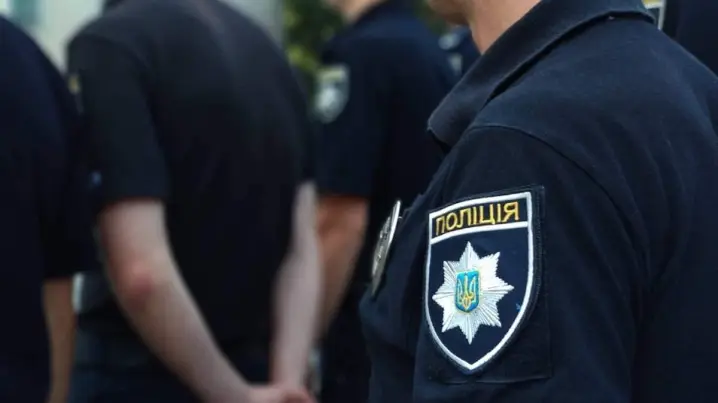 Буковинця судитимуть за зберігання холодної зброї