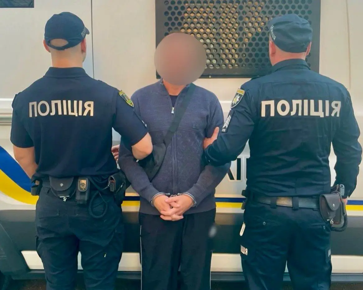 Розбійний напад на Київщині: грабіжник вкрав у пенсіонерів мільйонний статок