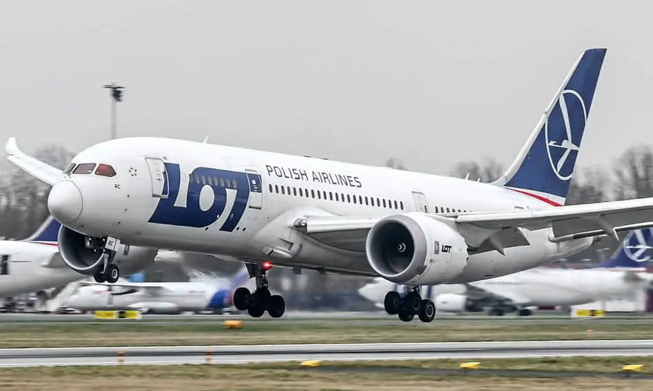 Національний перевізник Польщі поповнить флот 40 сучасними літаками Airbus A220