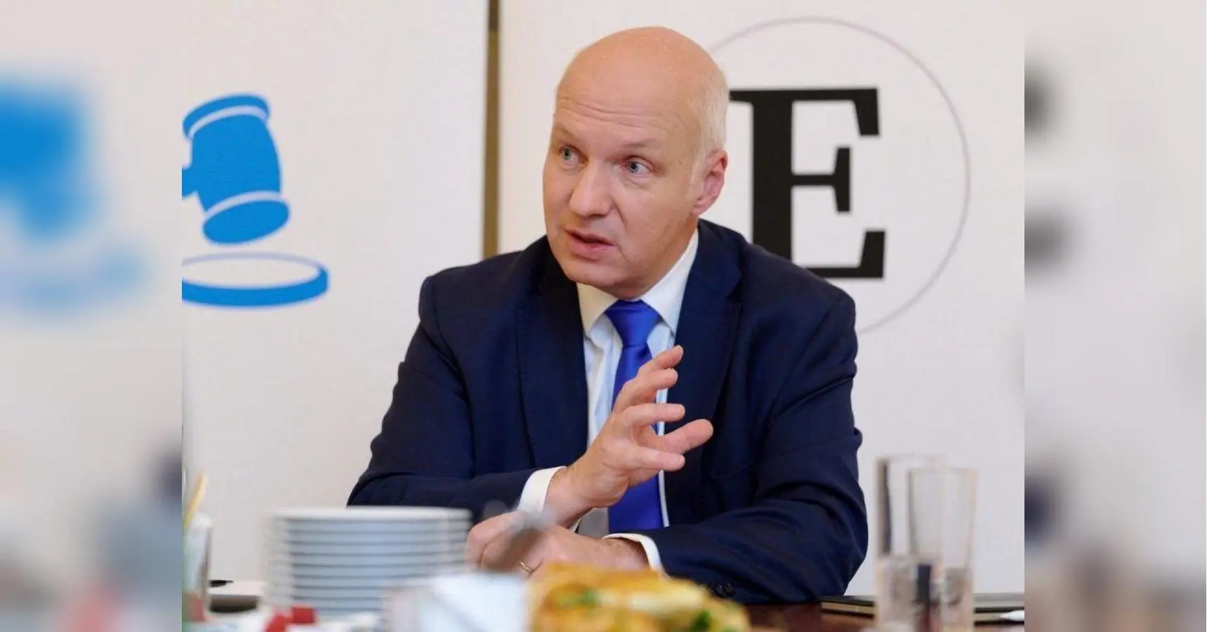 Голова оборонного комітету Сенату Чехії закликає Захід рішуче відреагувати на порушення прав людини на ТОТ