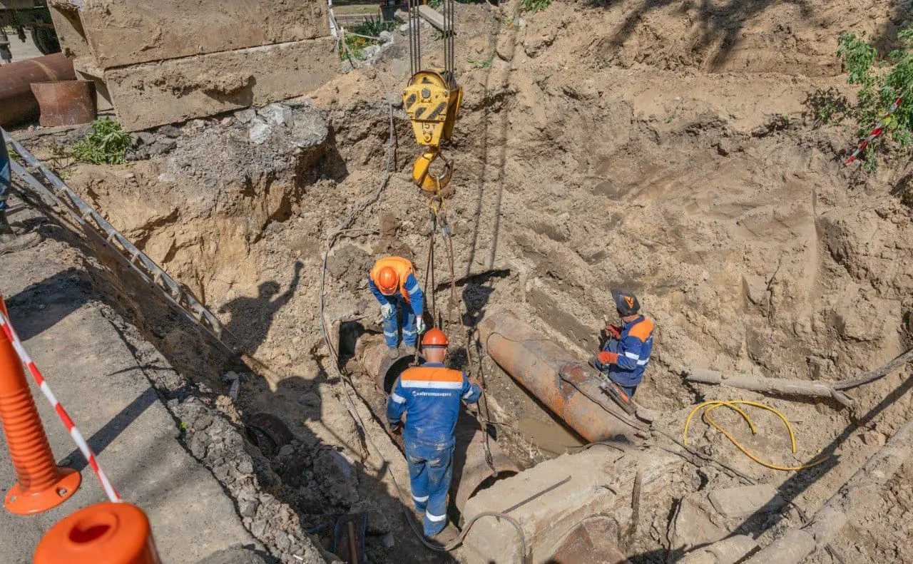 У центрі Києва замінили ділянку зношеного трубопроводу