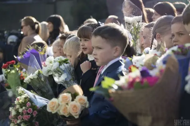 Табу на фото дітей з 1 вересня у соцмережах: тривожне попередження батькам від омбудсмена