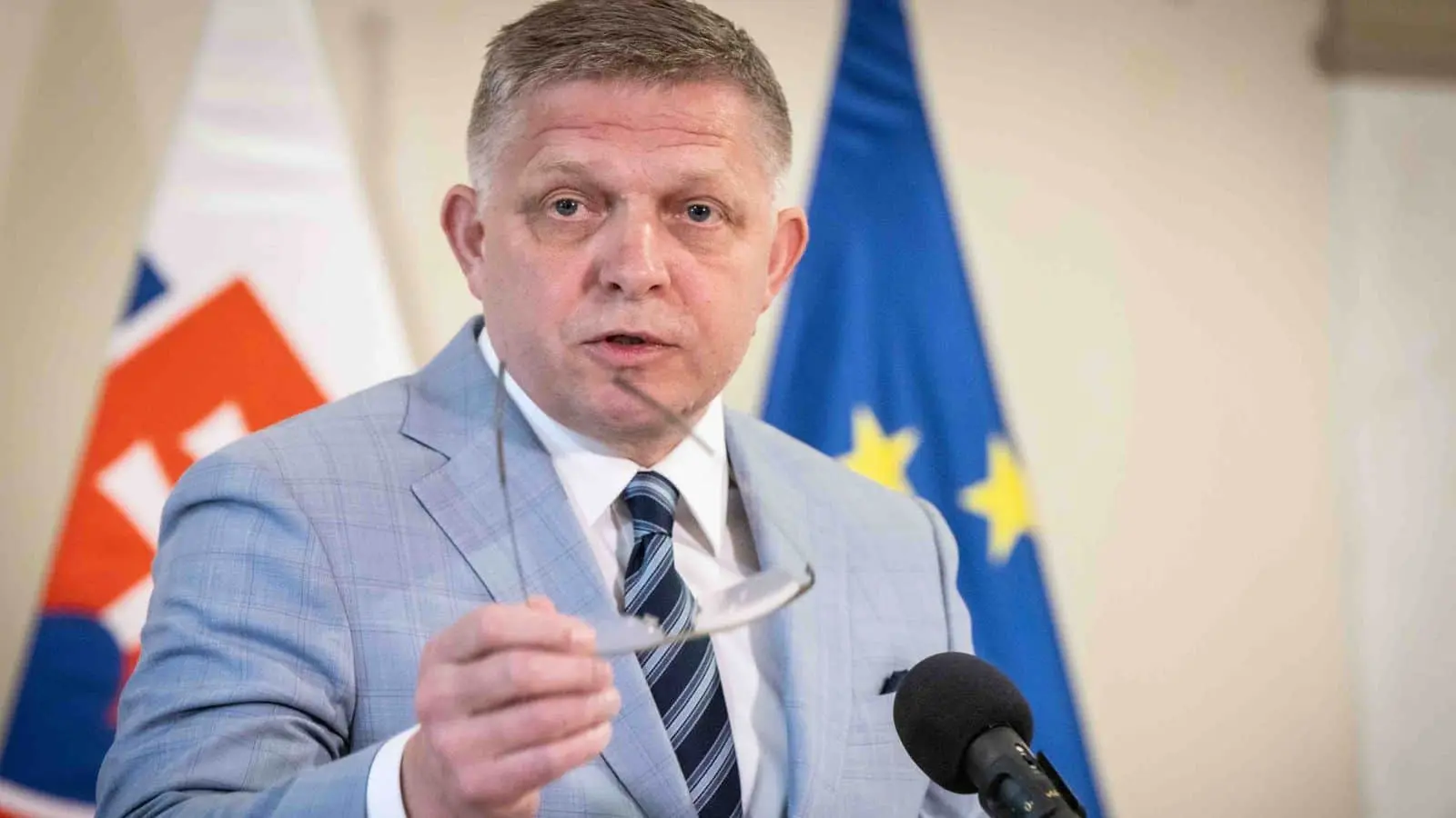 Фіцо погрожує блокувати в ЄС санкції проти Росії