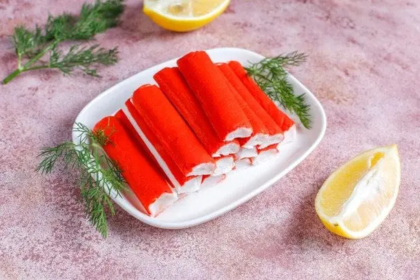 З чого роблять крабові палочки: шукємо морепродукти