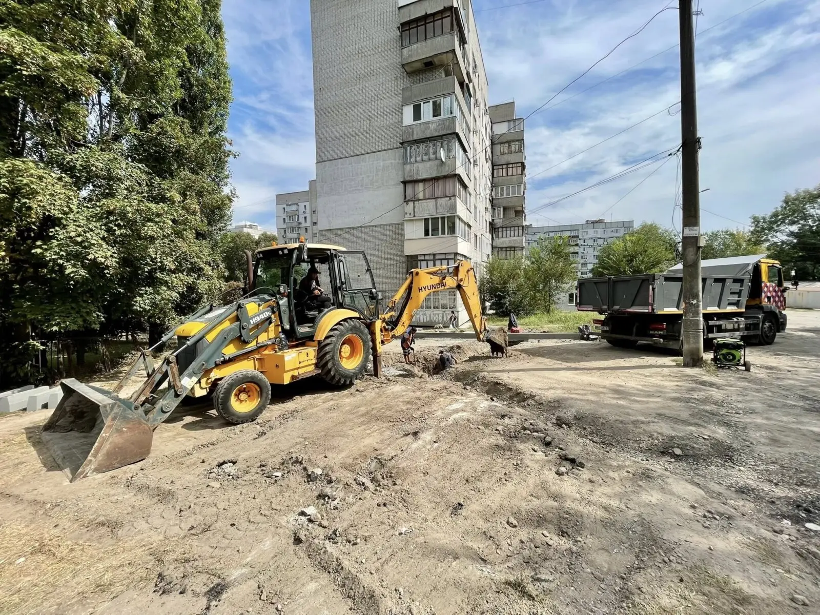 У Дніпрі розпочали ремонт внутрішньоквартальних доріг на вулиці Бориса Мозолевського