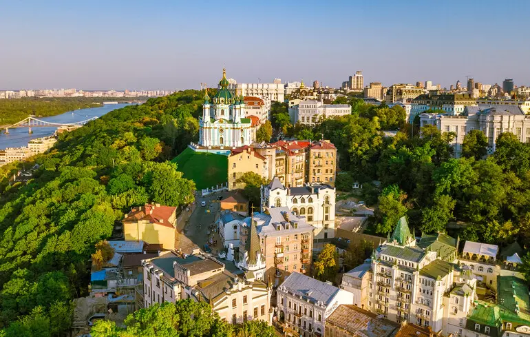 Вірш, що злякав імперію: як «Любіть Україну» став символом незламності