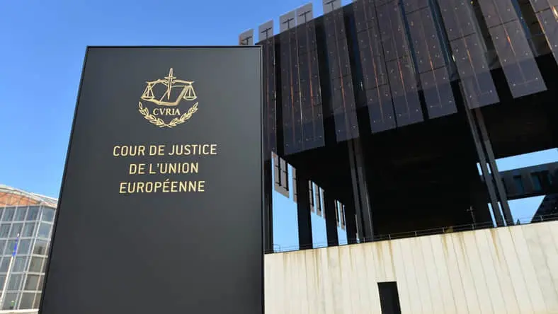 Єврокомісія судитиметься з Польщею через забруднення повітря та питну воду
