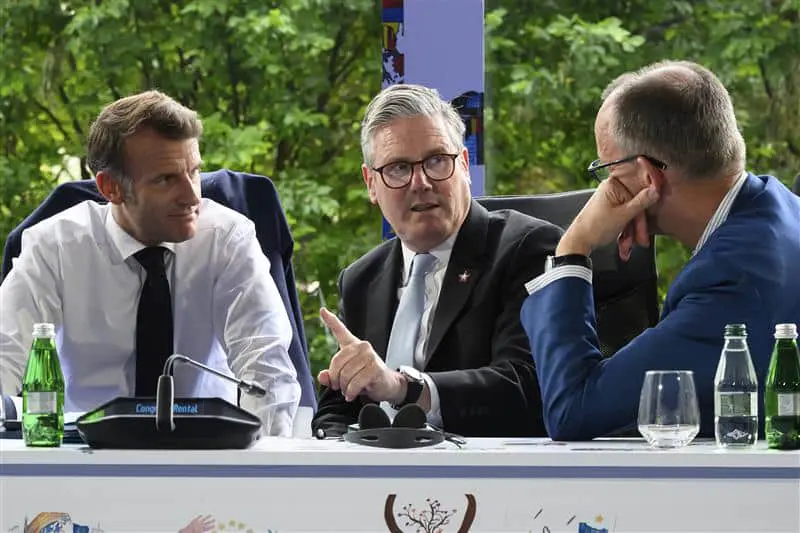 Мерц, Макрон і Стармер застерегли Іран після ударів США