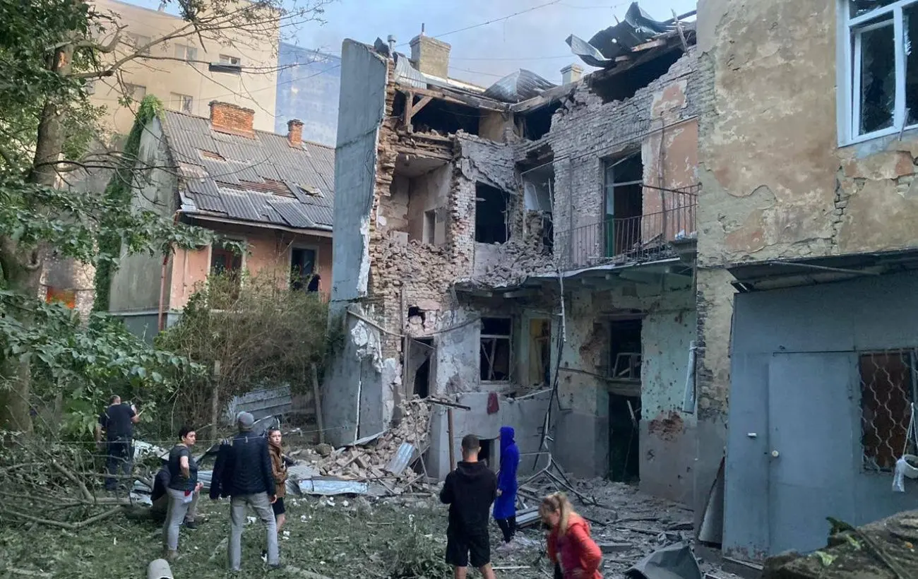 Нічний удар по Львову: паранені діти, знищені квартири й бізнеси