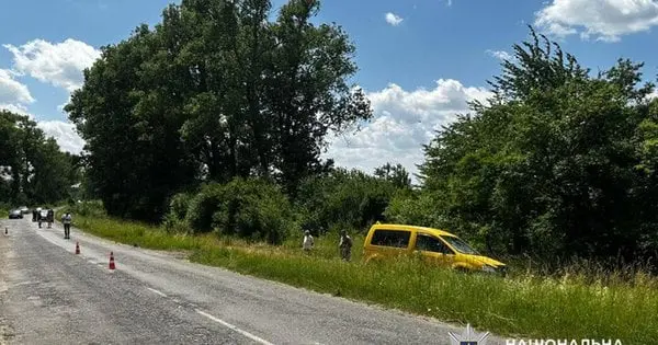 На Хмельниччині мінівен збив на смерть 59-річну велосипедистку