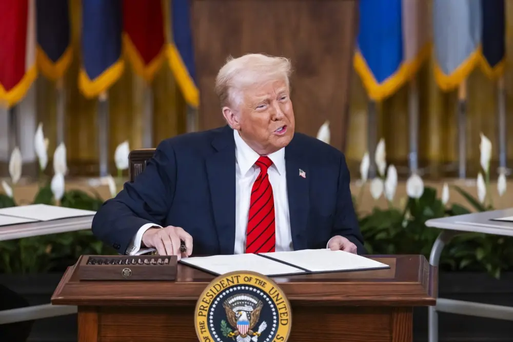Трамп заявил, что спас лидера Ирана от "позорной смерти". Тегеран просит изменить тон