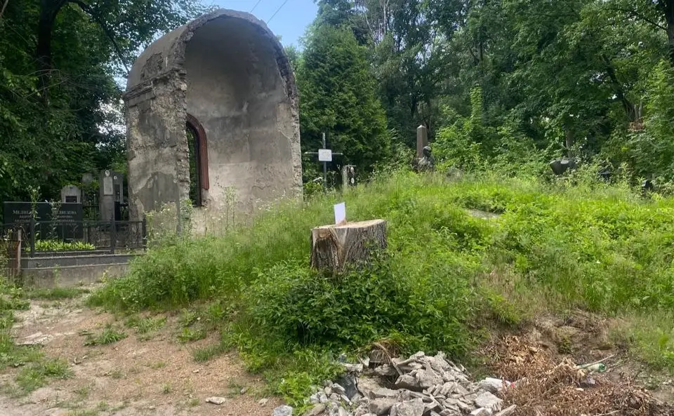 Відновлення поховань на Байковому: спростування чуток про руйнування