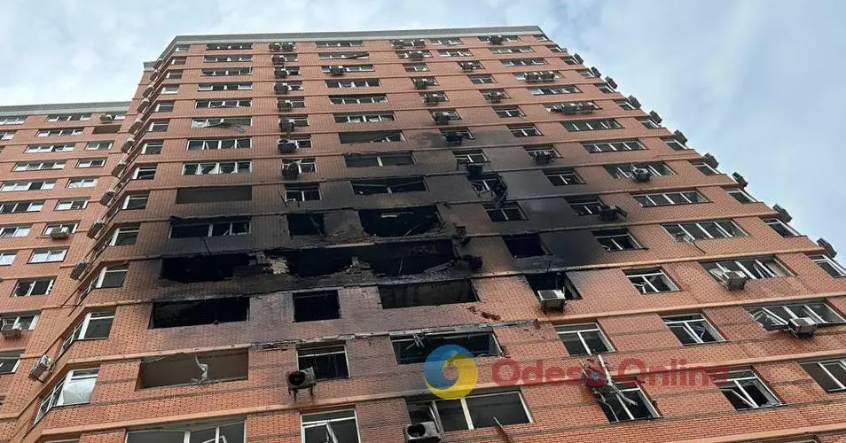 Повітряний удар по Одесі: двоє людей загинули і щонайменше 14 — поранені
