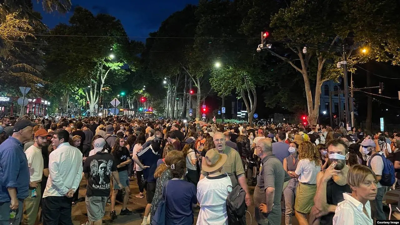 Грузія: тюремний вирок 21-річному протестувальнику вивів людей на вулиці Тбілісі