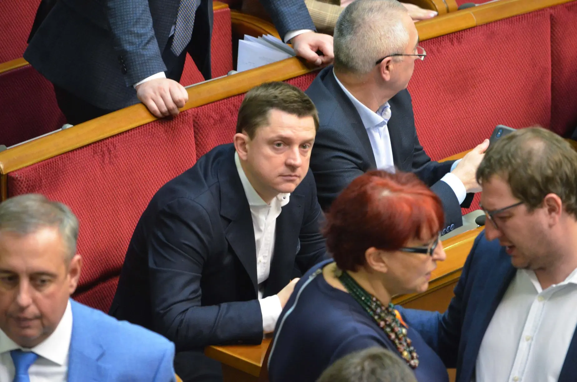 Рада поддержала сложение мандата нардепа Олеся Довгого