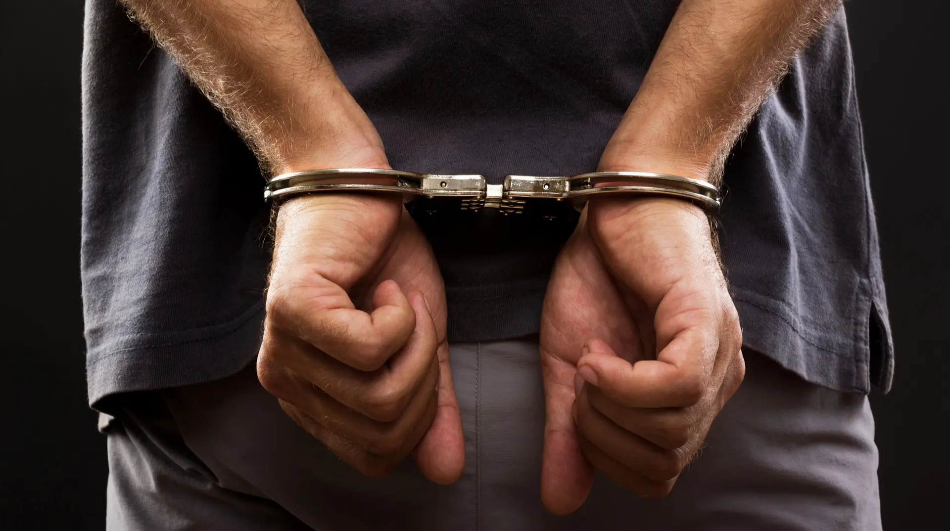 У Києві чоловік зґвалтував двох дівчат віком 8 та 12 років: йому загрожує довічне