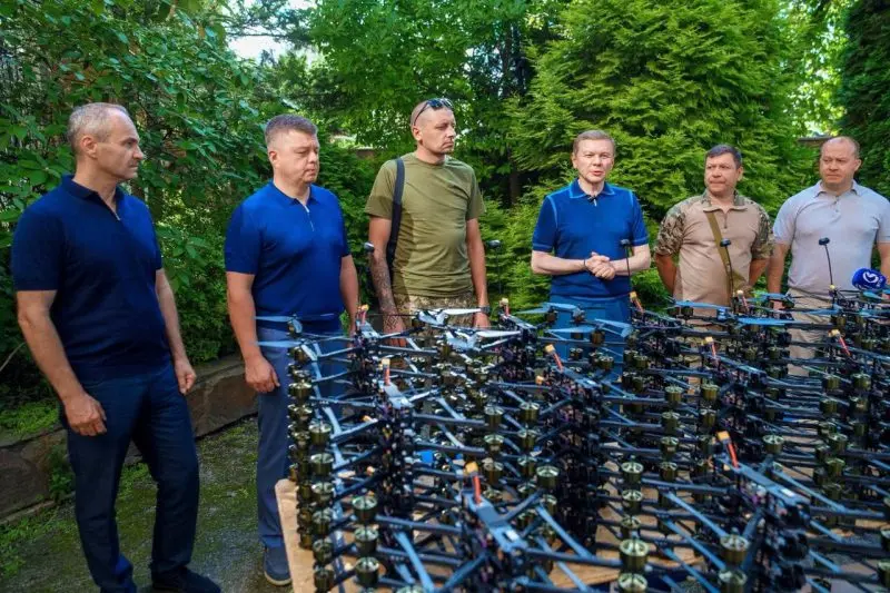 Міжрегіональний координаційний гуманітарний штаб передав військовим ще 200 FPV-дронів