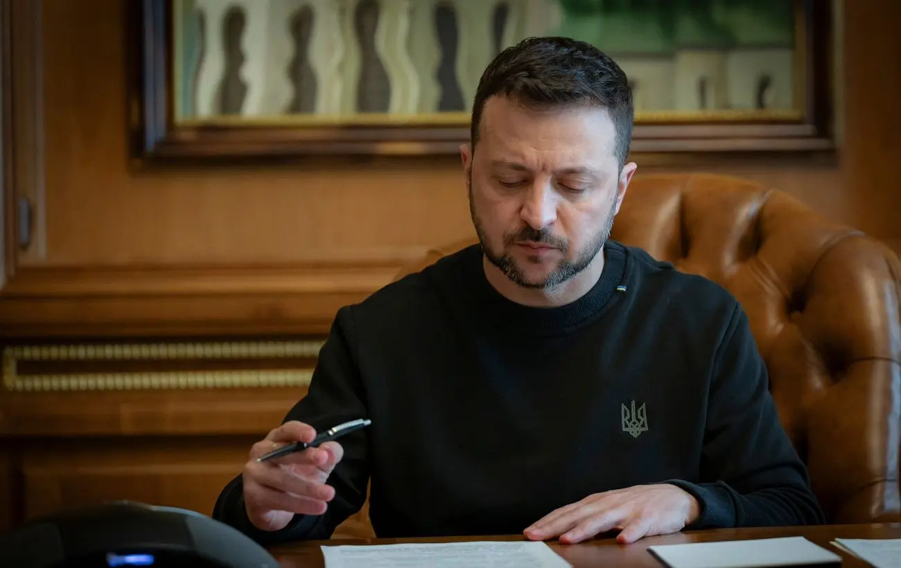 Зеленський призначив 16 нових послів України
