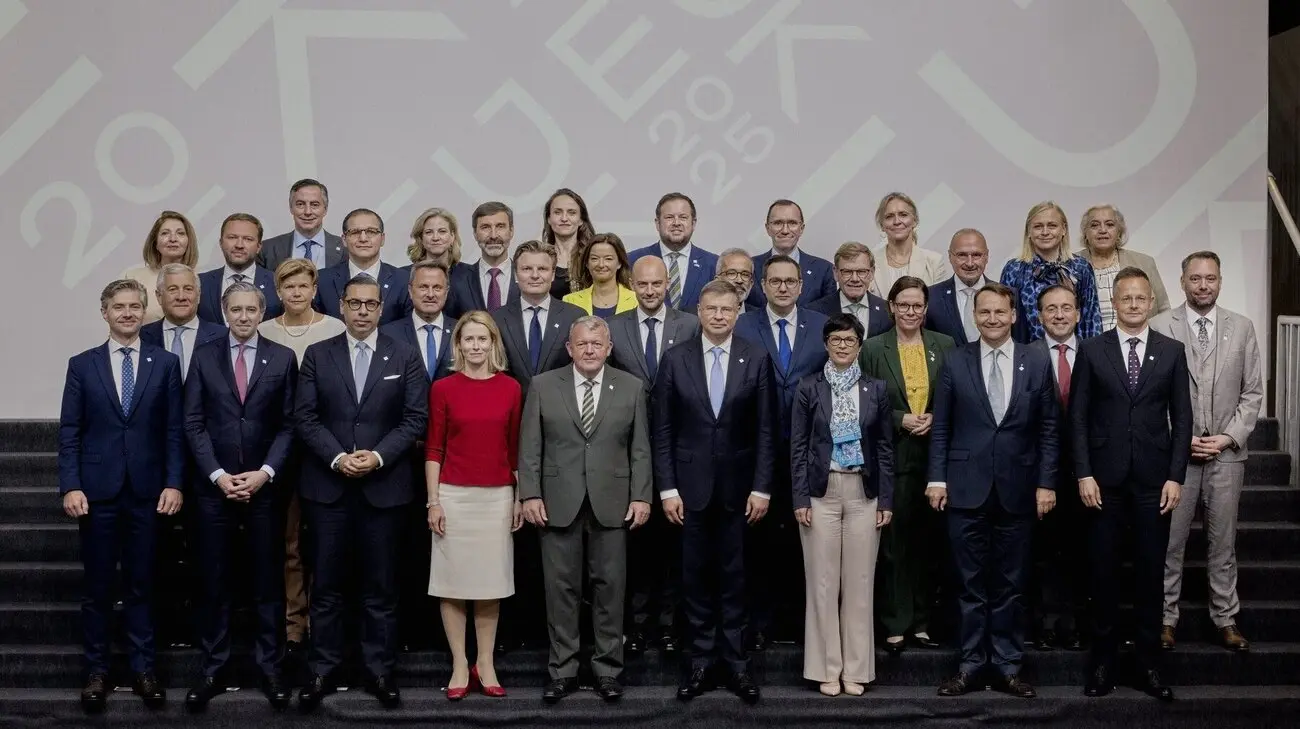 Єврокомісарка з питань розширення і глави МЗС обговорили подальшу підтримку України