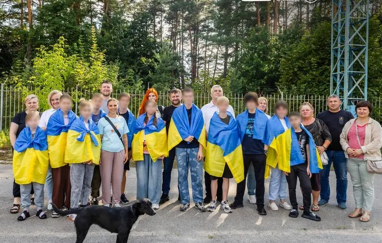 В Україну повернулись ще одинадцять дітей з окупованих територій та Росії 