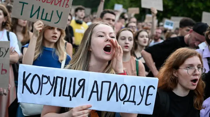 "Союз" Зеленського і Орбана. Як президент руйнував рух України до ЄС та чого чекати далі