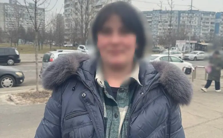 Судитимуть 27-річну киянку, яка напідпитку за вечір підпалила дві автівки у Деснянському районі