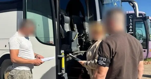 У франківських водіїв вилучили рейсові автобуси зі сховками для ухилянтів