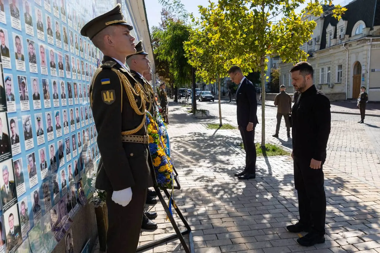 Президент Фінляндії вшанував у Києві пам'ять полеглих українських захисників