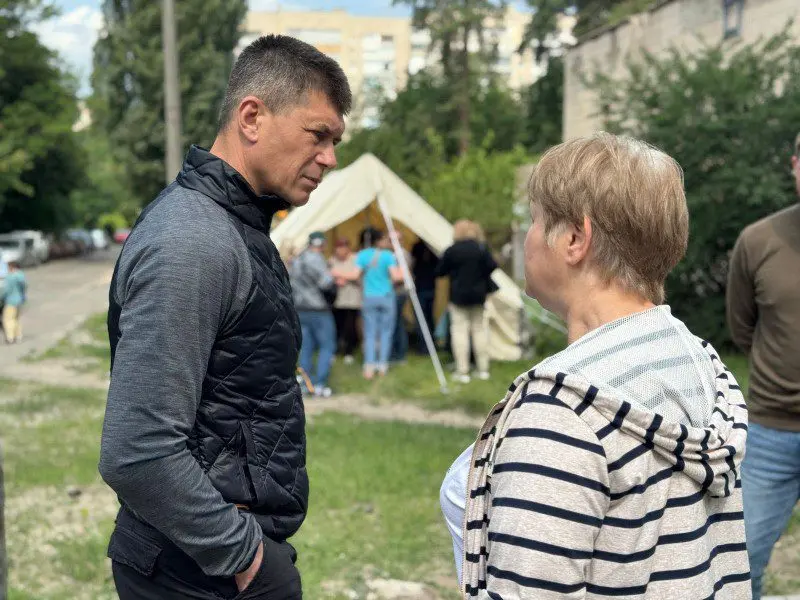 У Дарницькому районі розгорнули штаб допомоги постраждалим від нічної ворожої атаки