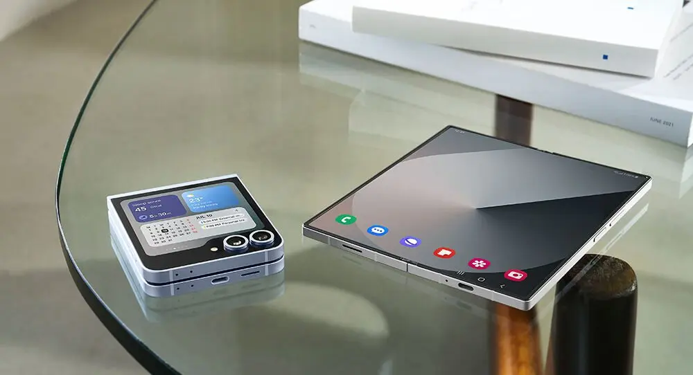 Samsung висміює iPhone у новій рекламі через брак ШІ та складаного екрана