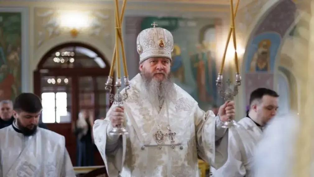 У батюшки, який їздив до кремля, суд конфіскував хату на Вінниччині
