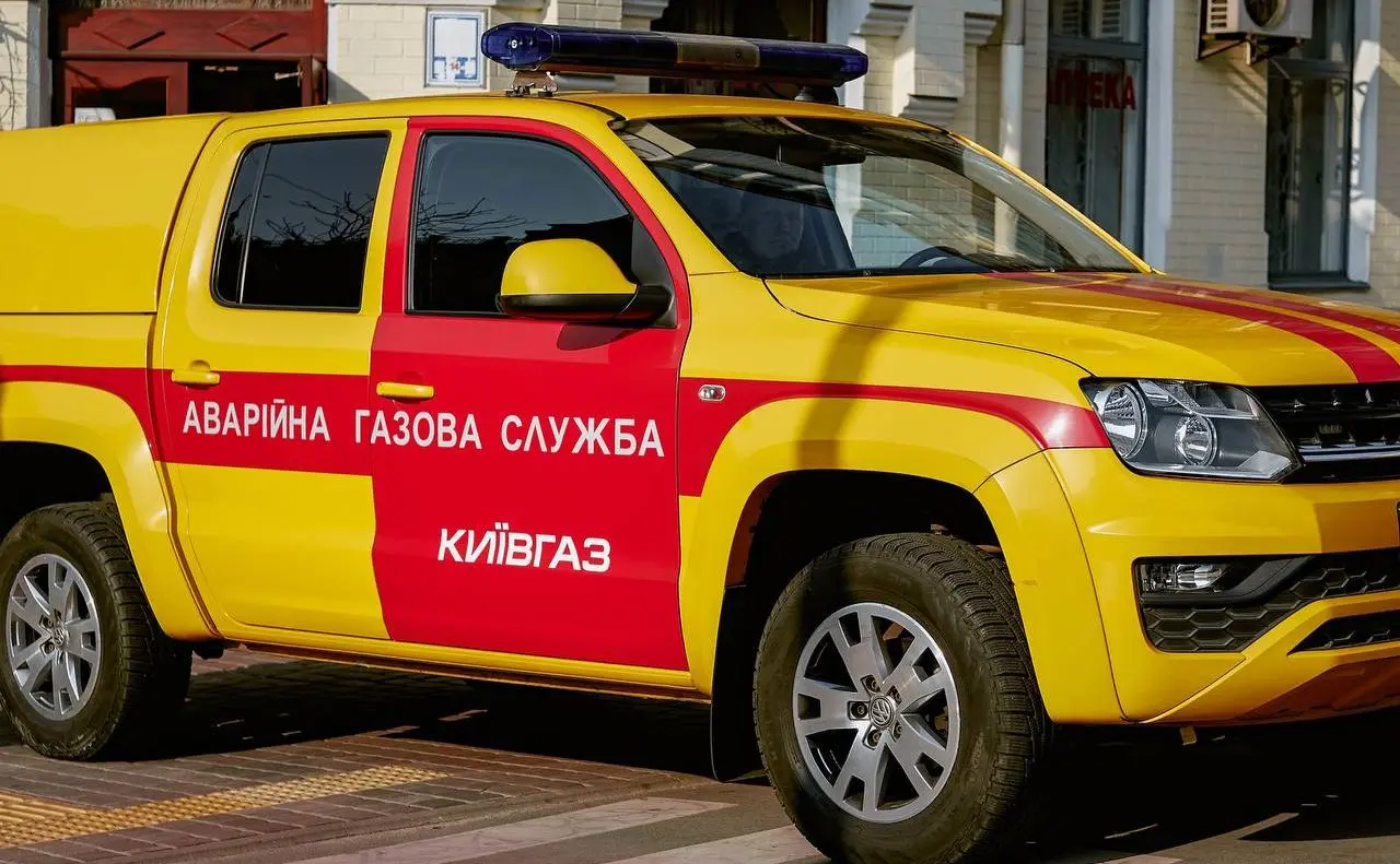 Київгаз усуває наслідки ворожого обстрілу у двох районах столиці