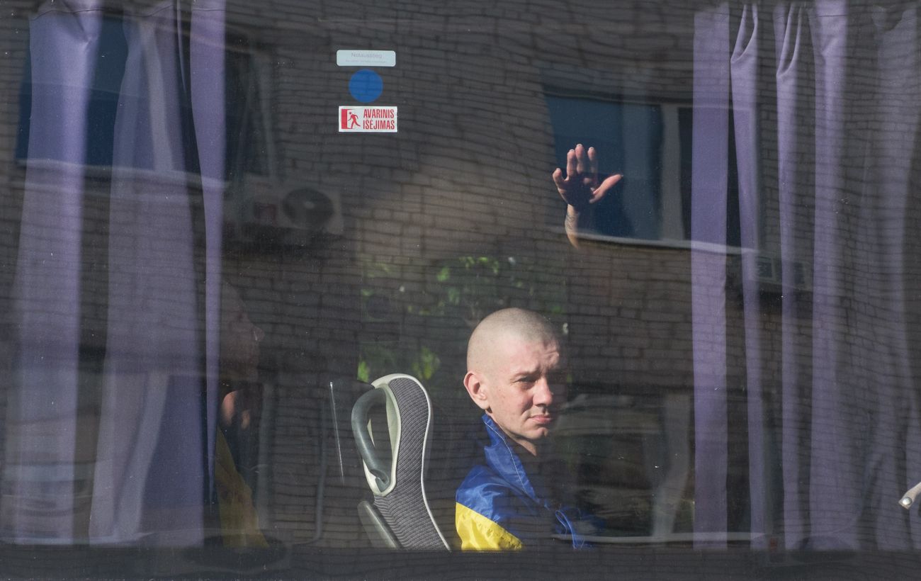 Наші - вдома: ексклюзивний репортаж РБК-Україна з найбільшого обміну (фото, відео)