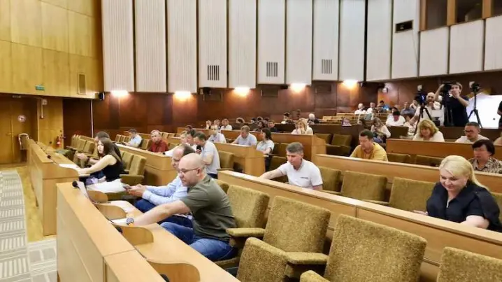 Депутати Івано-Франківської міськради пропонують змінити Конституцію, аби заборонити аборти