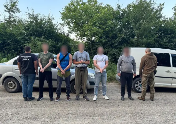 Таксі до кордону: у Чернівецькій області затримали втікачів з трьох областей