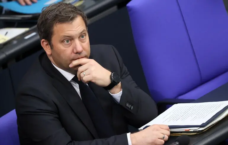 У Німеччині закликали до "серйозних перемовин" зі США після погроз Трампа новими тарифами