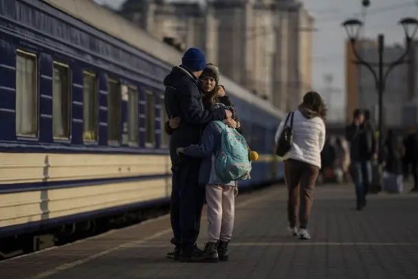 На Донеччині розпочали примусову евакуацію ще з одного міста: що відомо