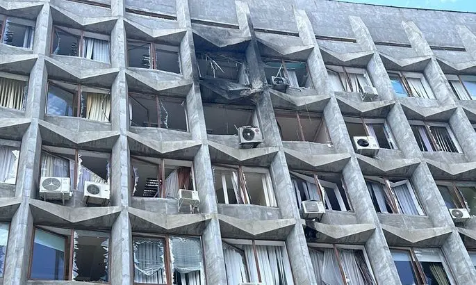 Россияне атаковали здание ОВА в Сумах