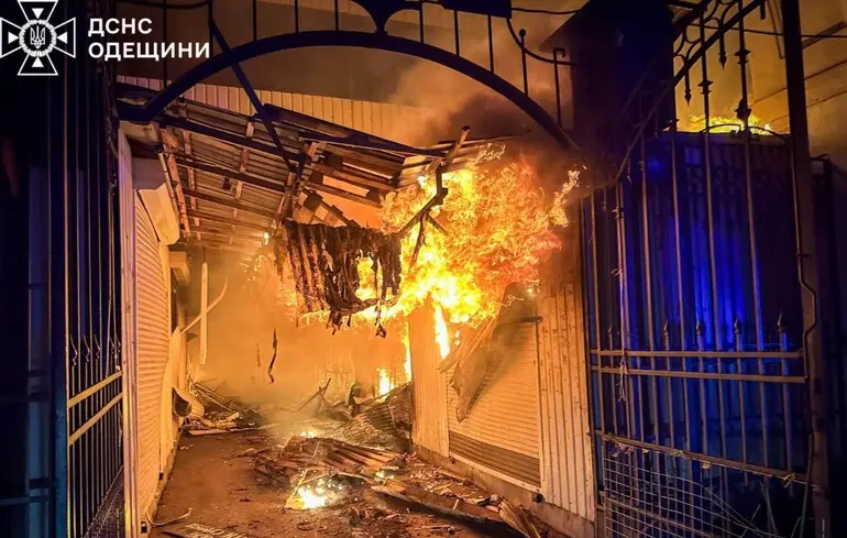 Пожежі, руйнування, постраждалв: ДСНС показала наслідки пекельної ночі в Одесі