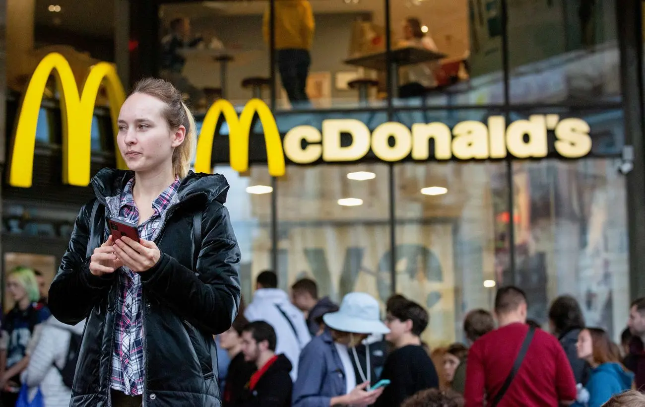 Долар по 22 гривні: The Economist оновив "справедливий" курс за індексом Біг-Мака