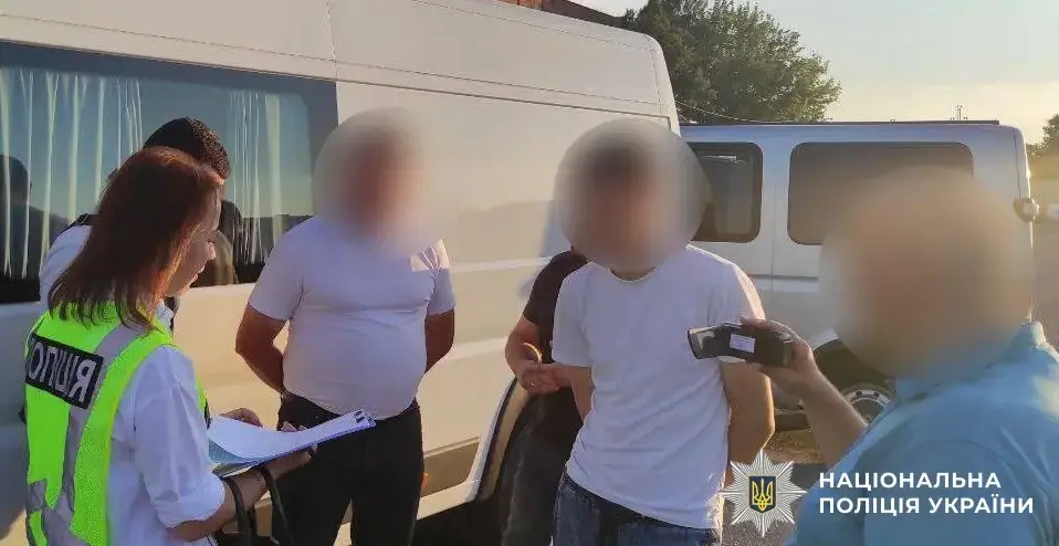 На Вінниччині повідомили про підозру директору за хабар за “бронювання” працівника