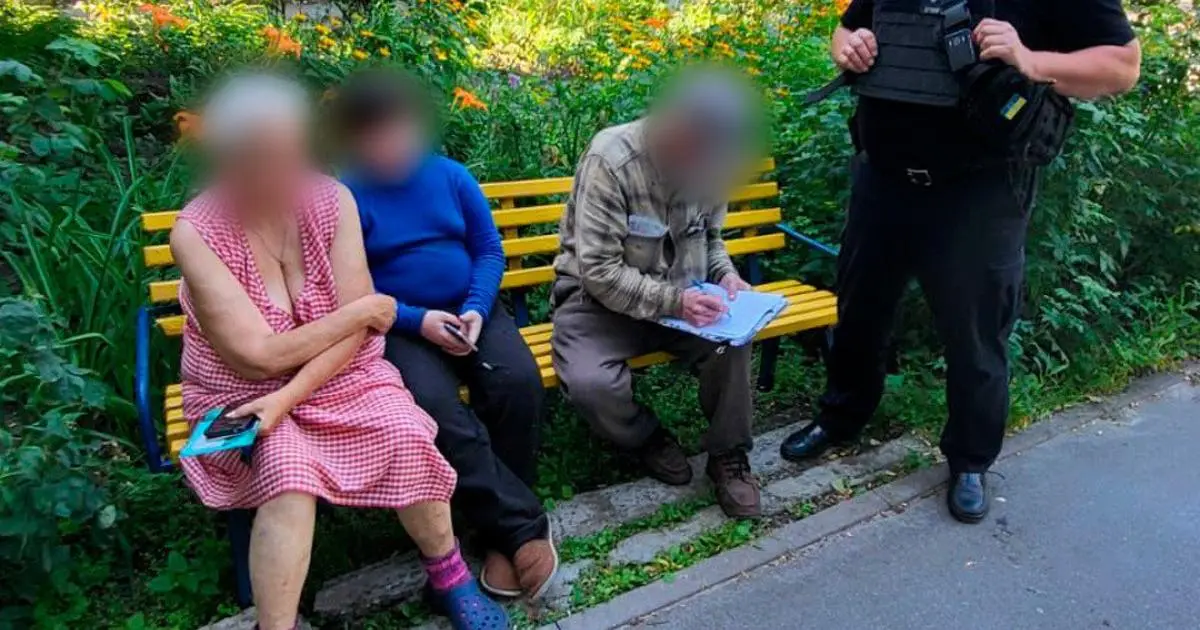 Підліток з Харкова заявив у поліцію на діда за те, що той його бив