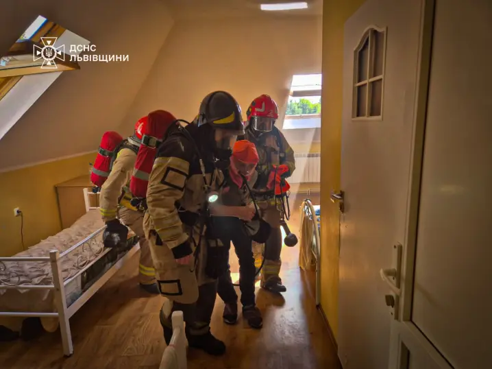 Під Львовом горів пансіонат для літніх людей